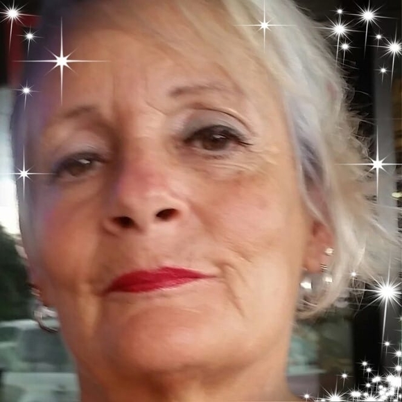 Meet your Posher, Janet - Picture 1 of 1